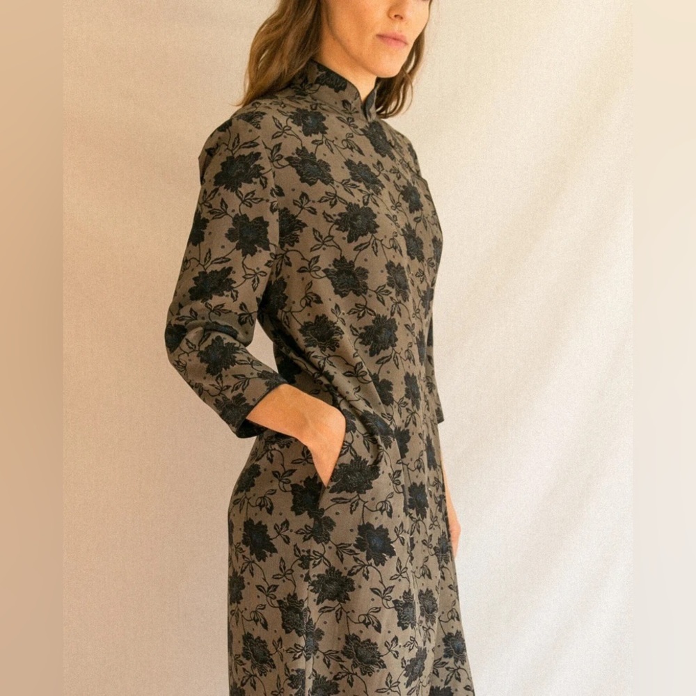 Mandarin collar dress - Picture 5 of 8